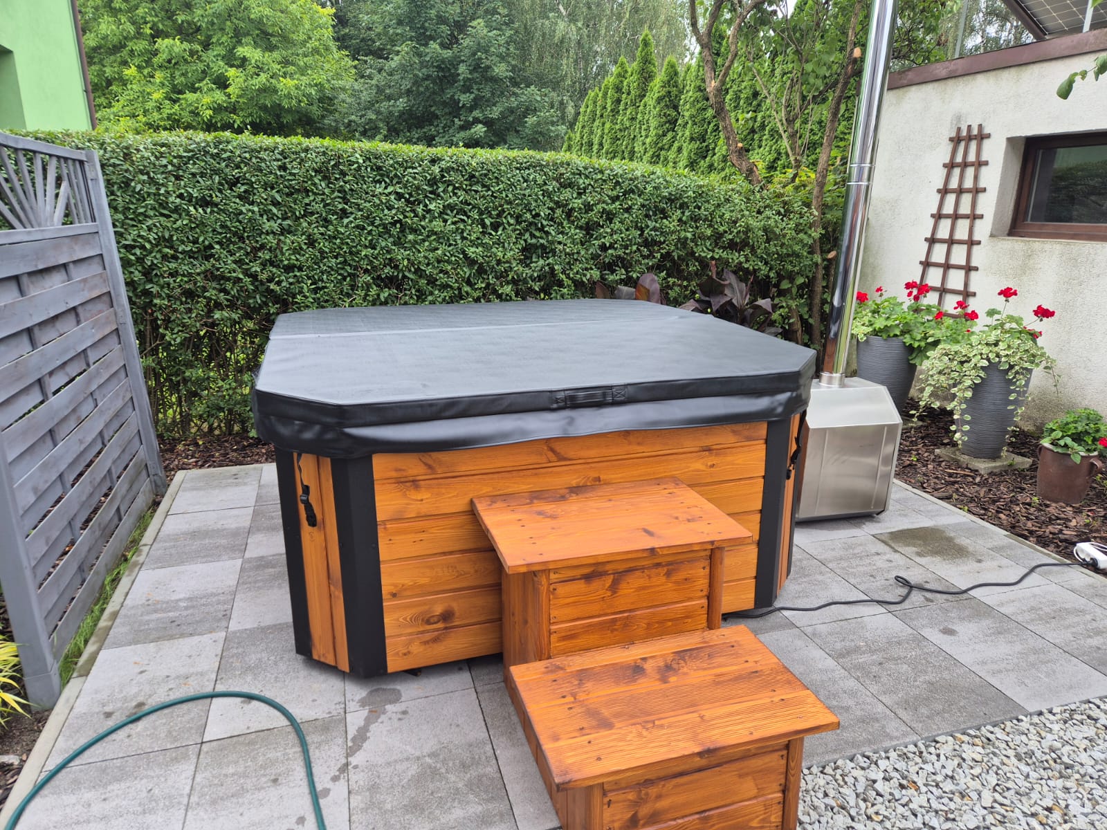 Jacuzzi ogrodowe z piecem