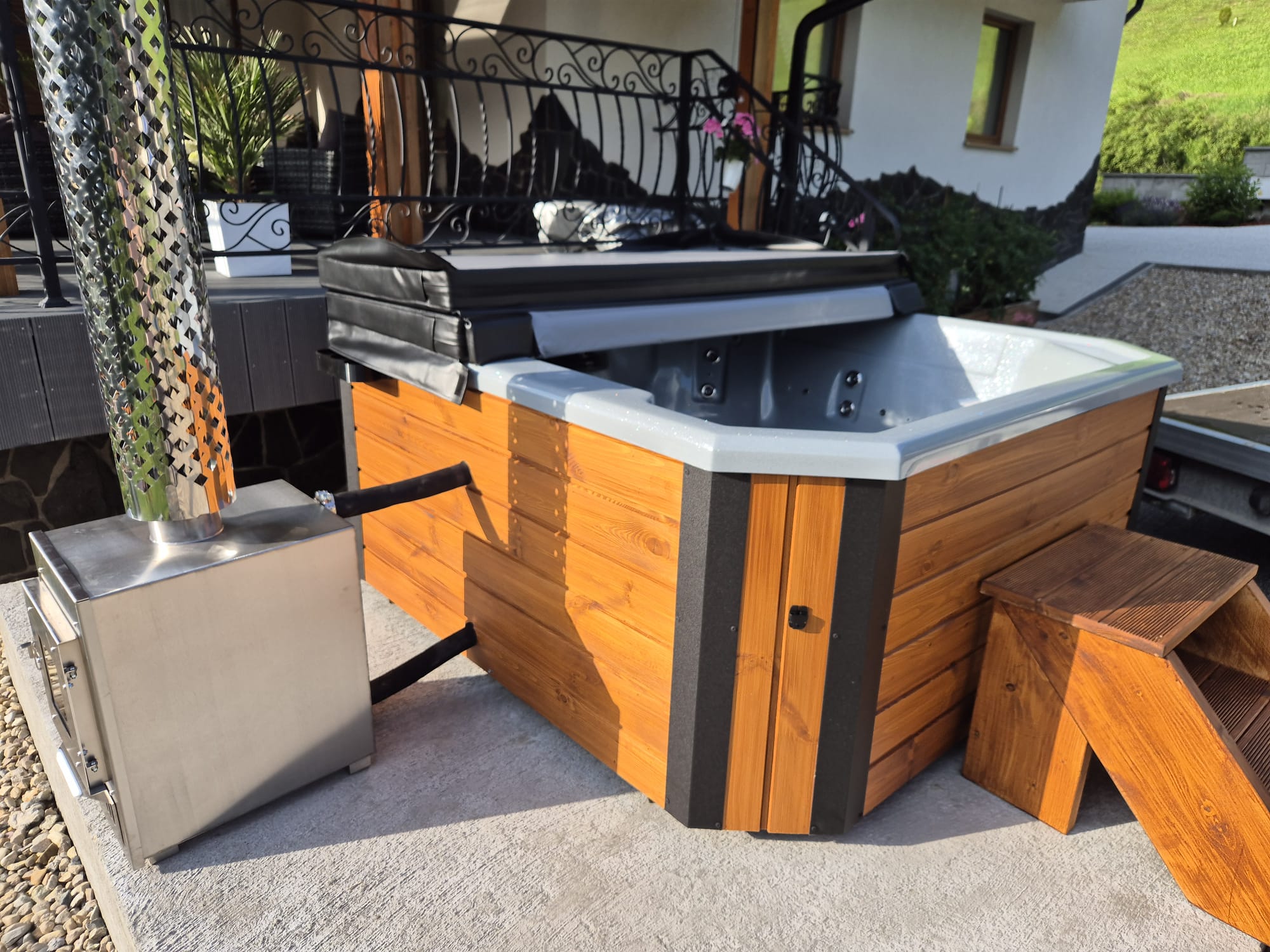 Realizacja jacuzzi ogrodowego